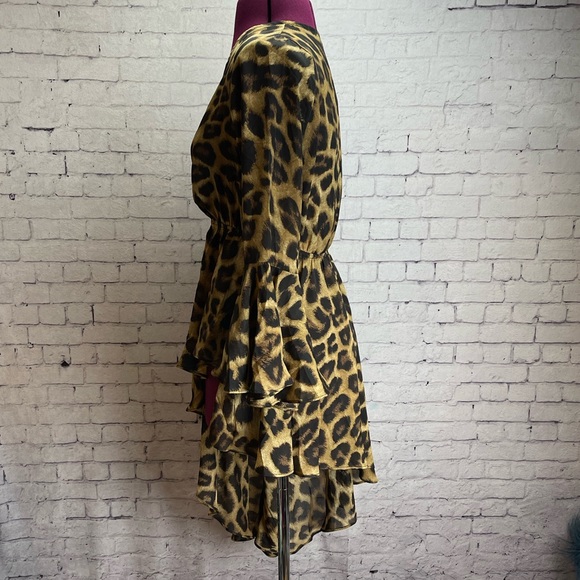 JJ’s Fairyland asymmetrical leopard print blouse size small - Picture 2 of 7